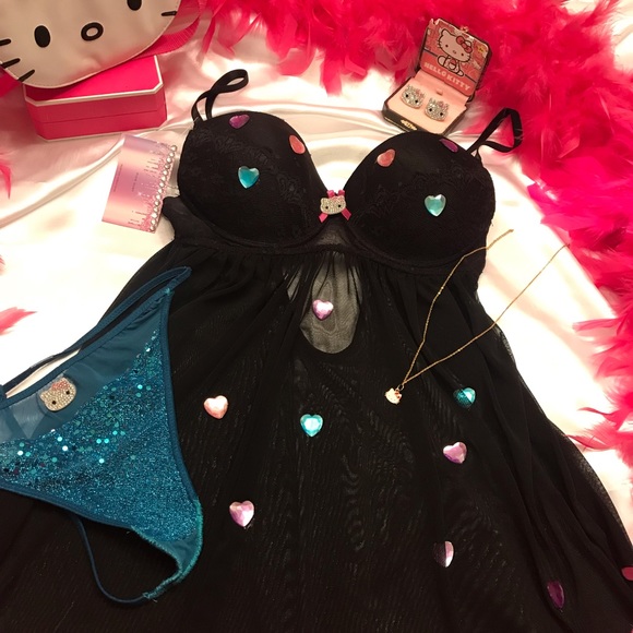 Adorable 💖🍬custom hello kitty lingerie set and Sanrio necklace bundle 🍭 - Picture 5 of 13